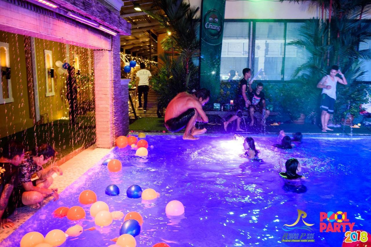 Ruean Phae Royal Park Hotel Phitsanulok Extérieur photo
