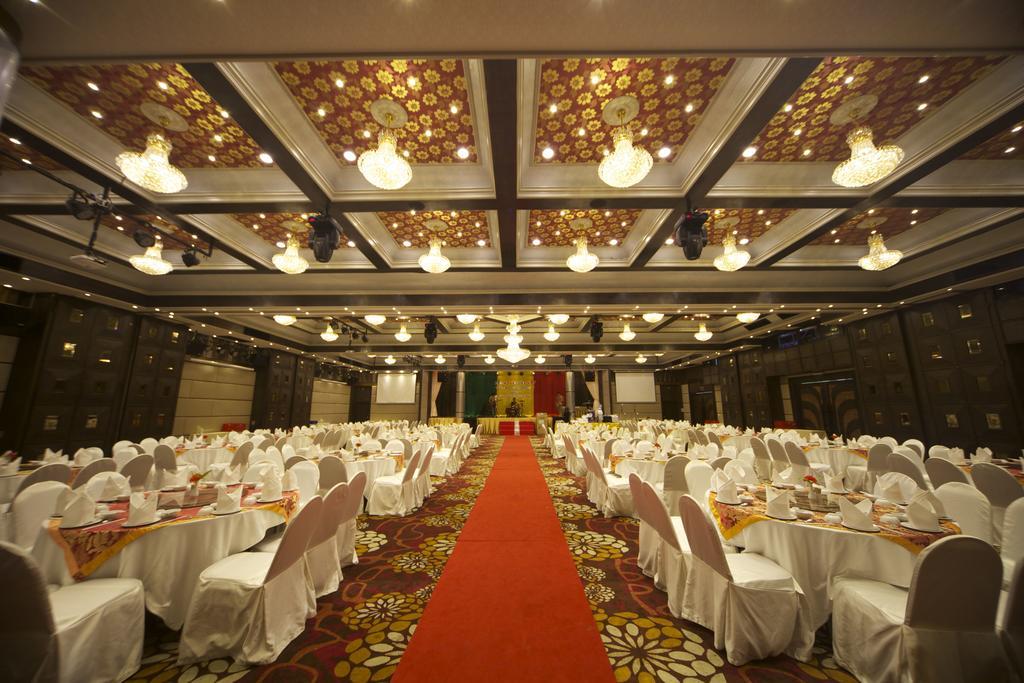 Ruean Phae Royal Park Hotel Phitsanulok Extérieur photo