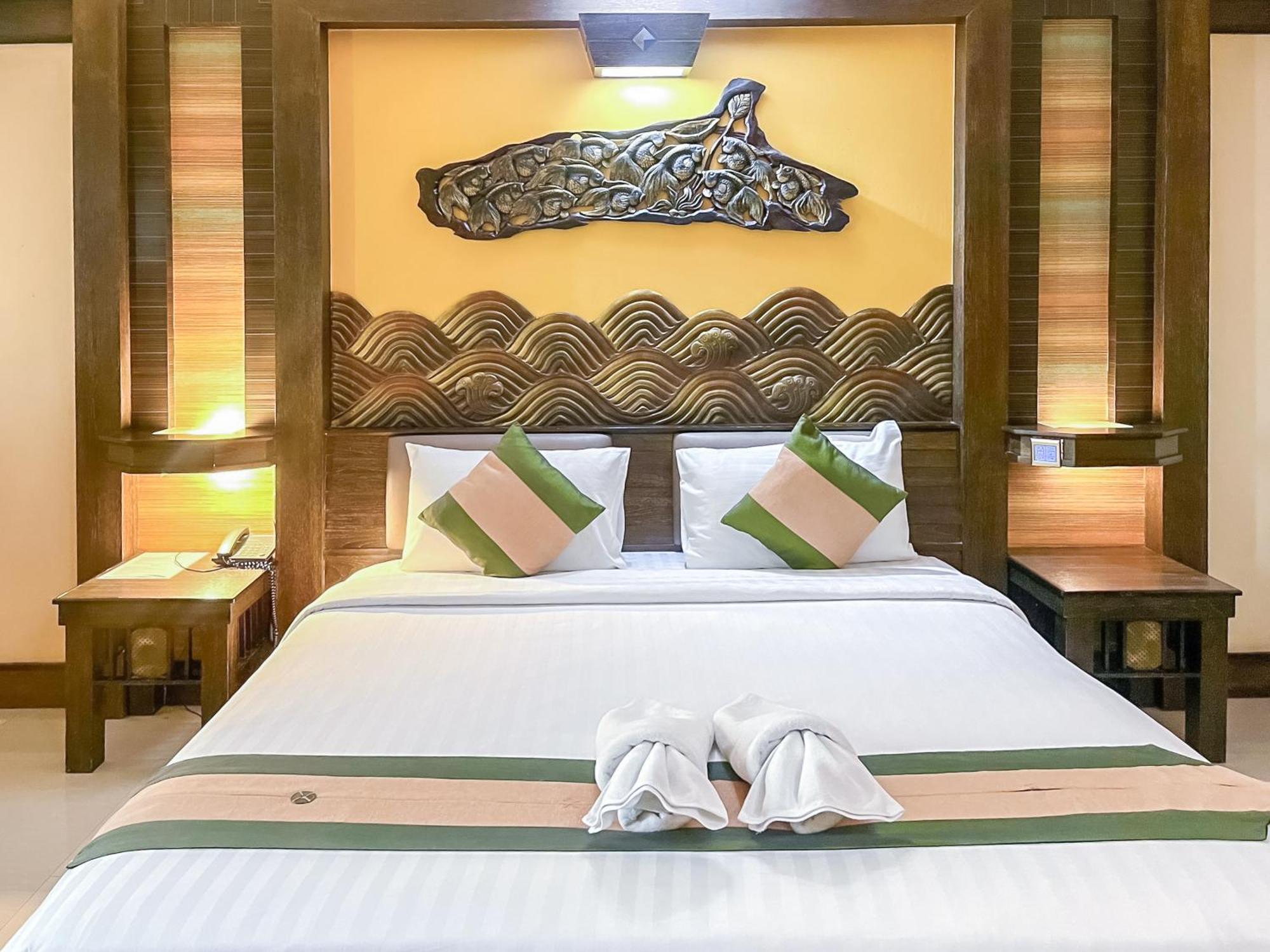 Ruean Phae Royal Park Hotel Phitsanulok Extérieur photo