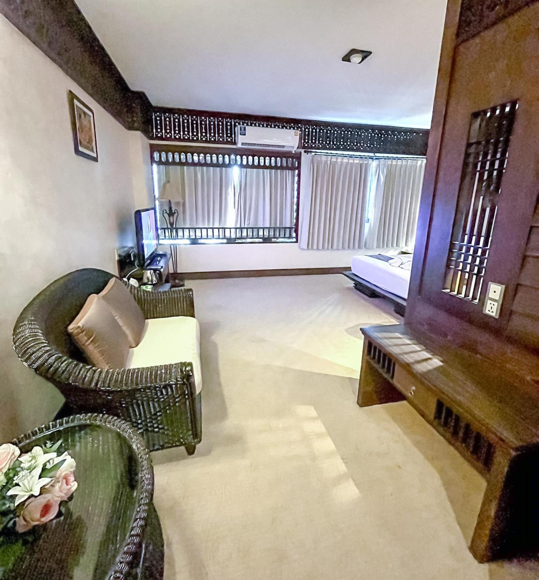 Ruean Phae Royal Park Hotel Phitsanulok Extérieur photo