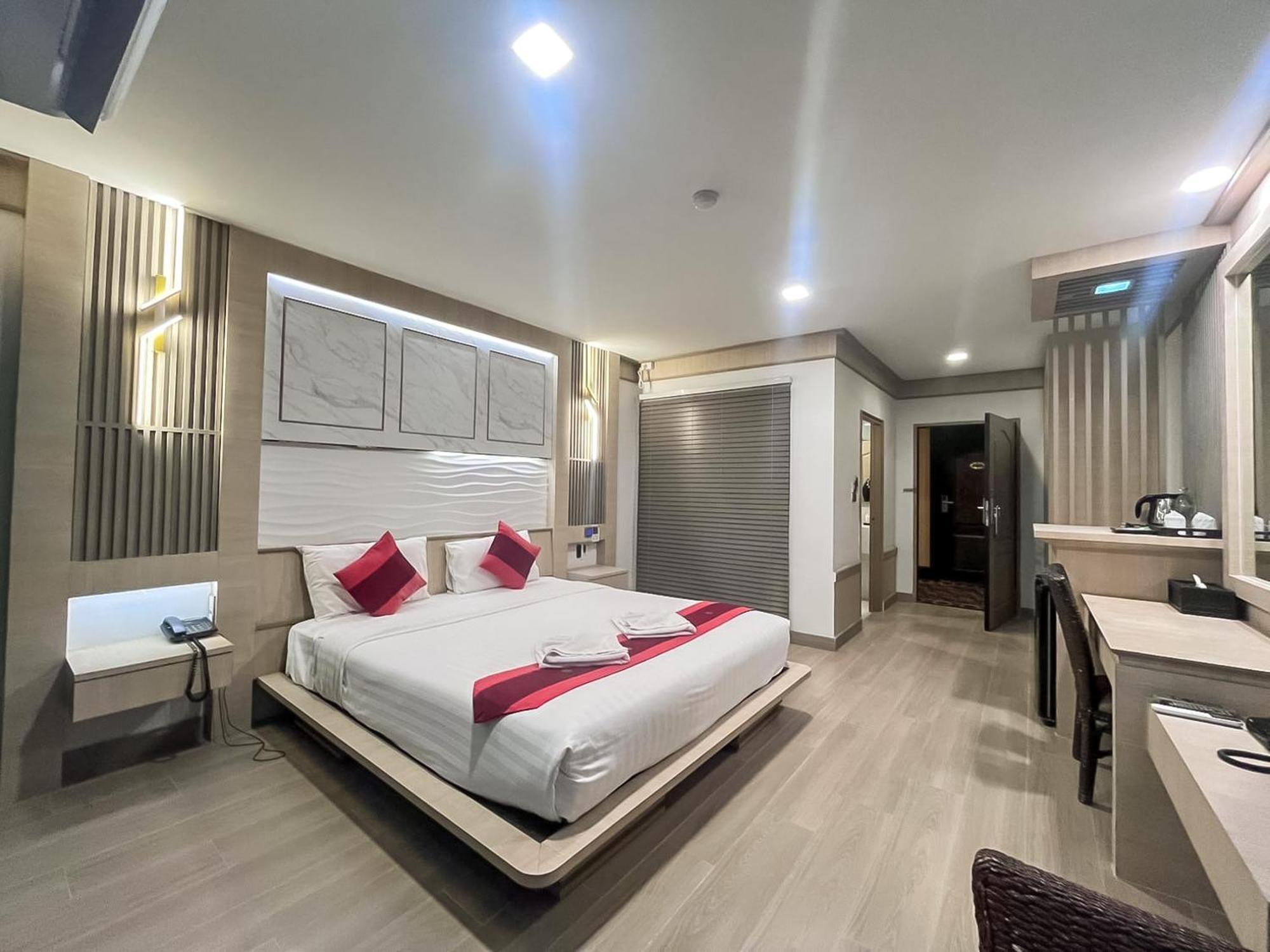 Ruean Phae Royal Park Hotel Phitsanulok Extérieur photo