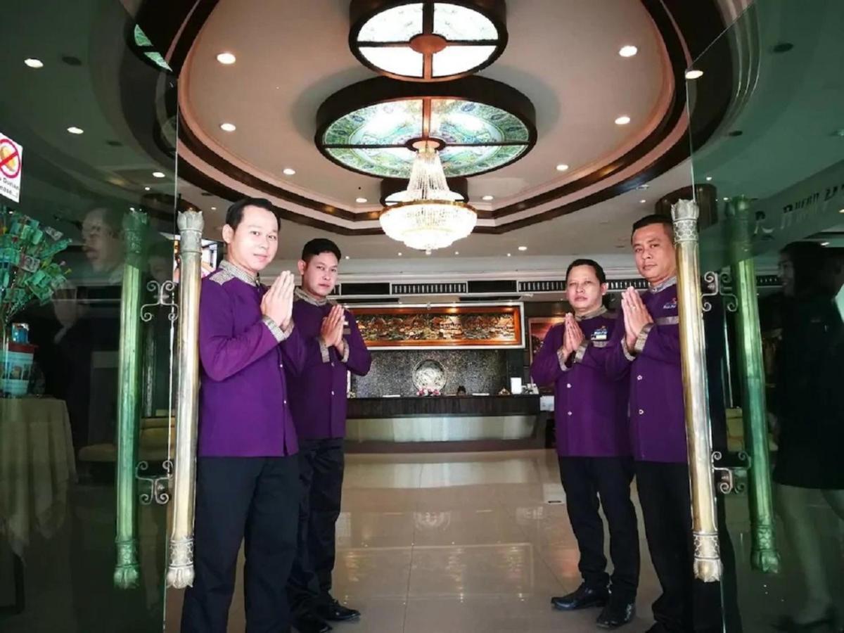 Ruean Phae Royal Park Hotel Phitsanulok Extérieur photo